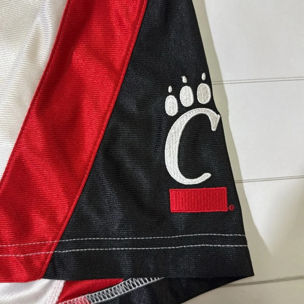 Y2K Jordan mens S Small white Cincinnati Bearcats basketball shorts EUC